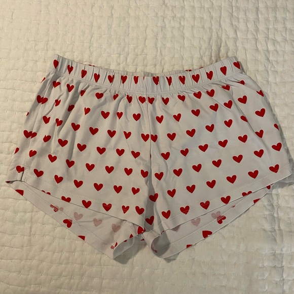 LAKE Heart Print Pajama Top and Shorts - Picture 7 of 7